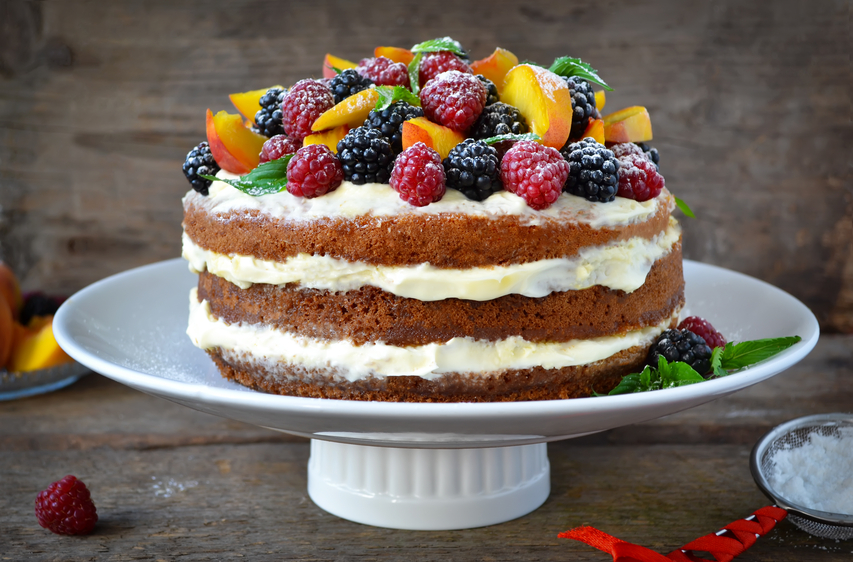 Naked cake with cream